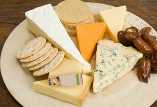 國內(nèi)乳制品生產(chǎn)企業(yè)經(jīng)營中低端產(chǎn)品的數(shù)量眾多